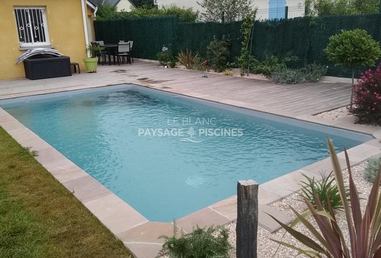 Piscine traditionnelle et aménagements paysager - ODOS 65 -